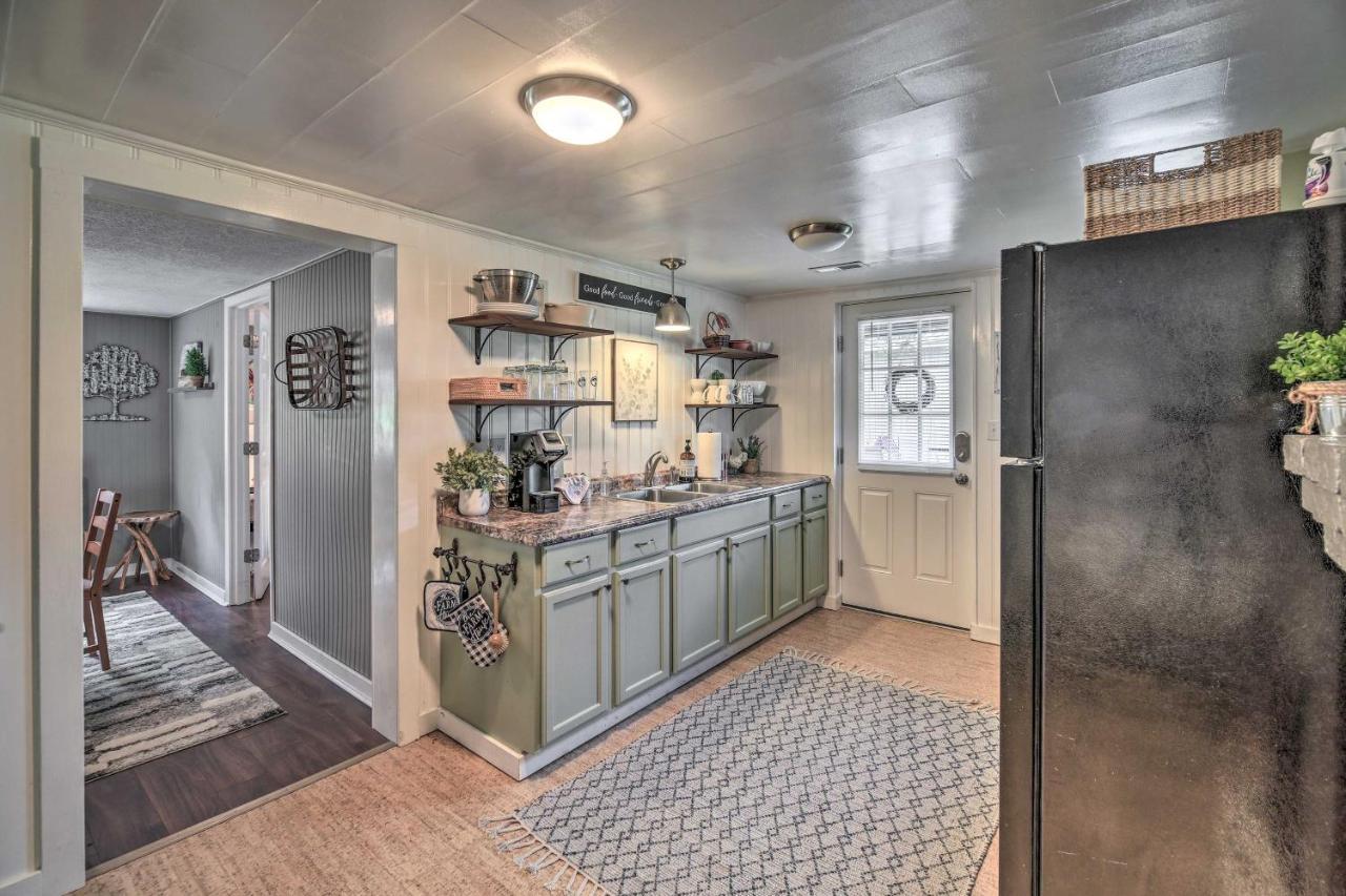 Damascus Cottage With Fire Pit - 1 Mi To Trails Bagian luar foto
